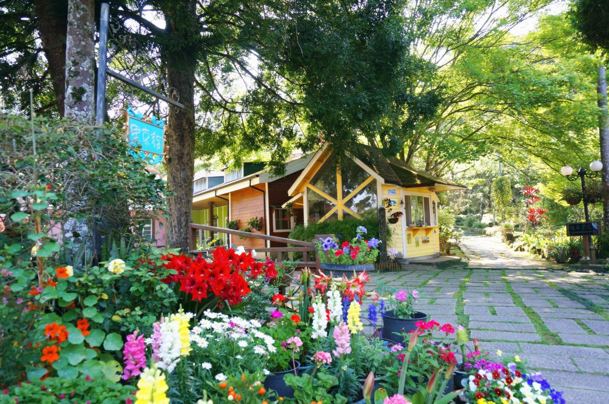 Li Jin Kuan Homestay Nanzhuang Exterior photo